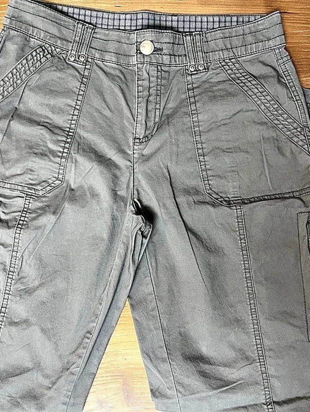 Natural Reflections Women's Gray Cargo Capri Pants Size 6